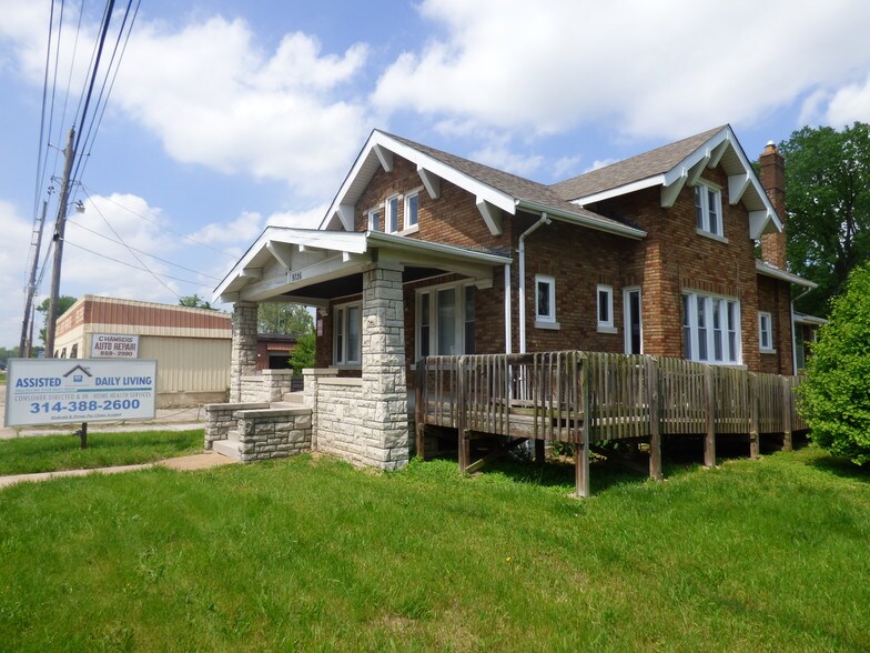 9726 Halls Ferry Rd, Jennings, MO 63136