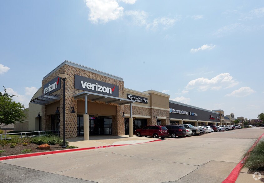 2540 Old Denton Rd, Carrollton, TX 75006