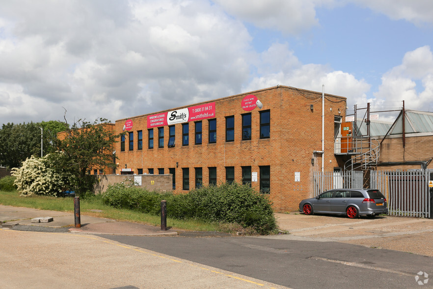 Chester Hall Ln, Basildon for lease - Building Photo - Image 2 of 2