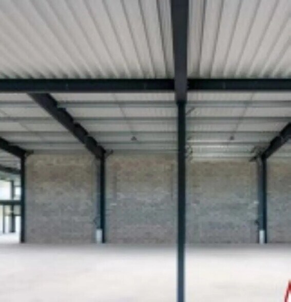 Flex in Gignac-la-Nerthe for lease - Interior Photo - Image 2 of 4