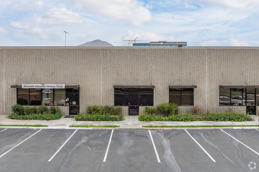 1405 Spruce St, Riverside, CA for lease - Building Photo - Image 2 of 4