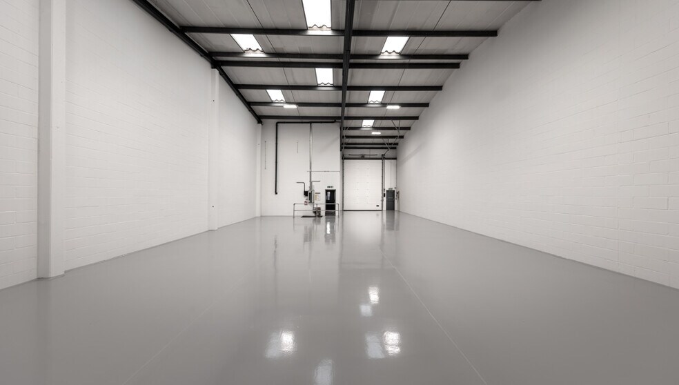 Derby Rd, Greenford for lease - Interior Photo - Image 2 of 3
