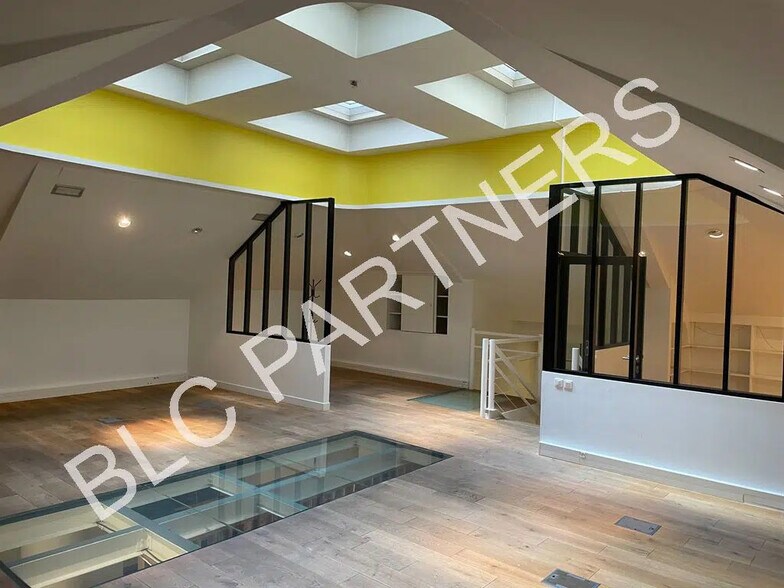 Office in Paris for sale - Interior Photo - Image 2 of 8