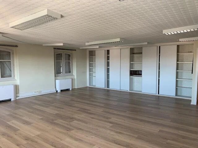 Office in Montauban for lease - Interior Photo - Image 2 of 2