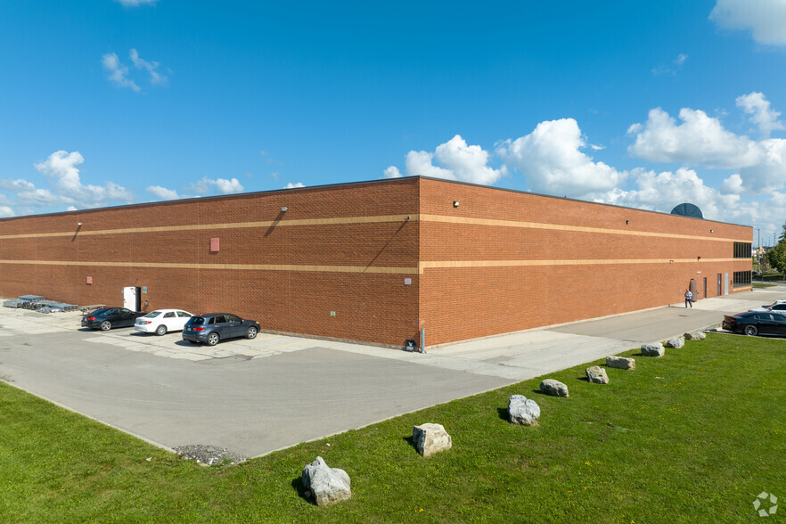 8 Abacus Rd, Brampton, ON for lease - Building Photo - Image 2 of 5