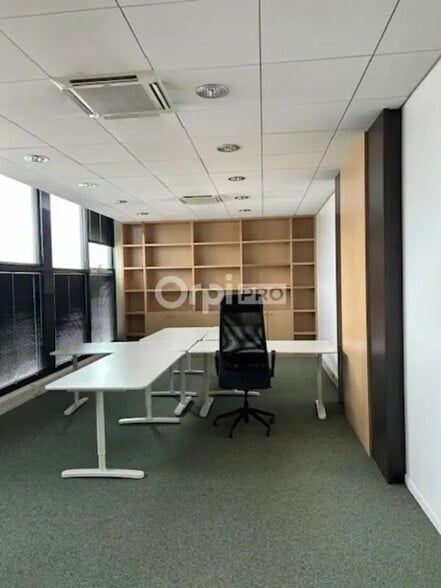 Office in Reims for lease - Interior Photo - Image 1 of 12