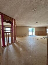 719 E 141st St, Glenpool, OK for lease Interior Photo- Image 2 of 6