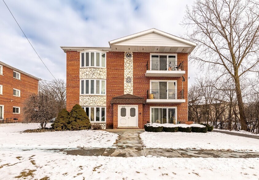 16035 Laramie Ave, Oak Forest, IL 60452