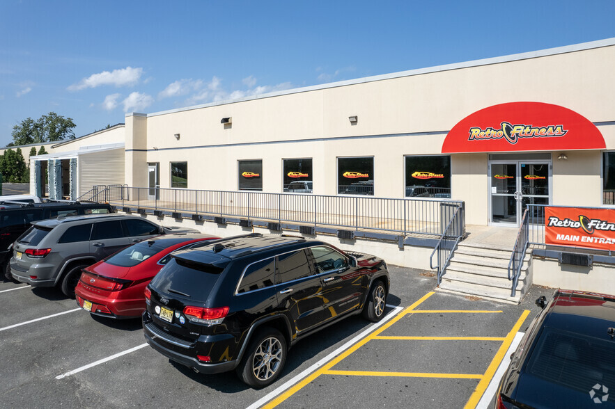 185 State Highway 36, West Long Branch, NJ for lease - Building Photo - Image 3 of 5