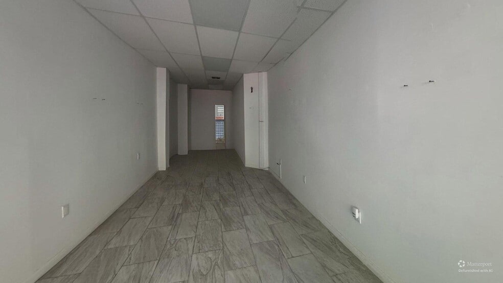 13 Market St, New York, NY for lease - Building Photo - Image 2 of 7