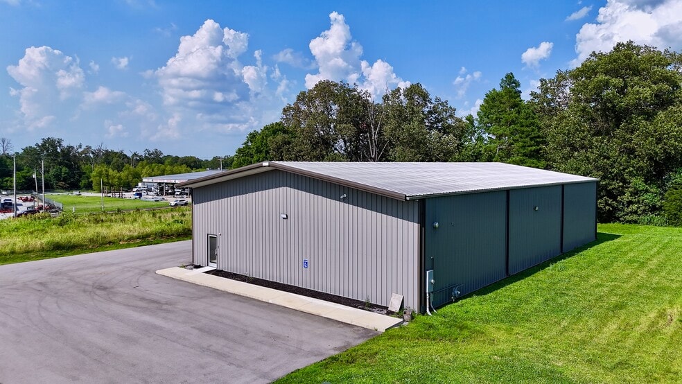 1084 Falconite Oakes Dr, Paducah, KY for lease - Building Photo - Image 3 of 29