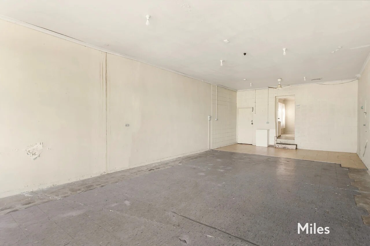 2 Market Ct, Reservoir for lease Interior Photo- Image 1 of 5