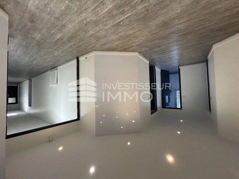 Industrial in Thiais for lease - Interior Photo - Image 3 of 12