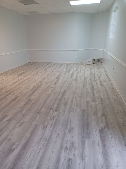 200-208 W Oak St, Kissimmee, FL for lease - Interior Photo - Image 3 of 8