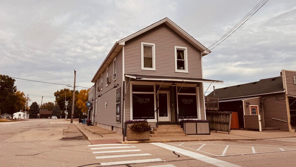 301-305 E Main St, Maple Park, IL for sale - Building Photo - Image 1 of 4