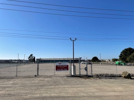 15725 Railroad Ave, San Lorenzo, CA for lease - Building Photo - Image 3 of 8