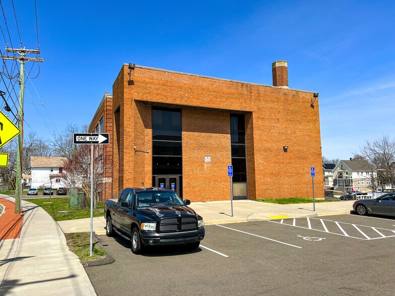 1 Forest Rd, West Haven, CT for sale - Primary Photo - Image 1 of 1