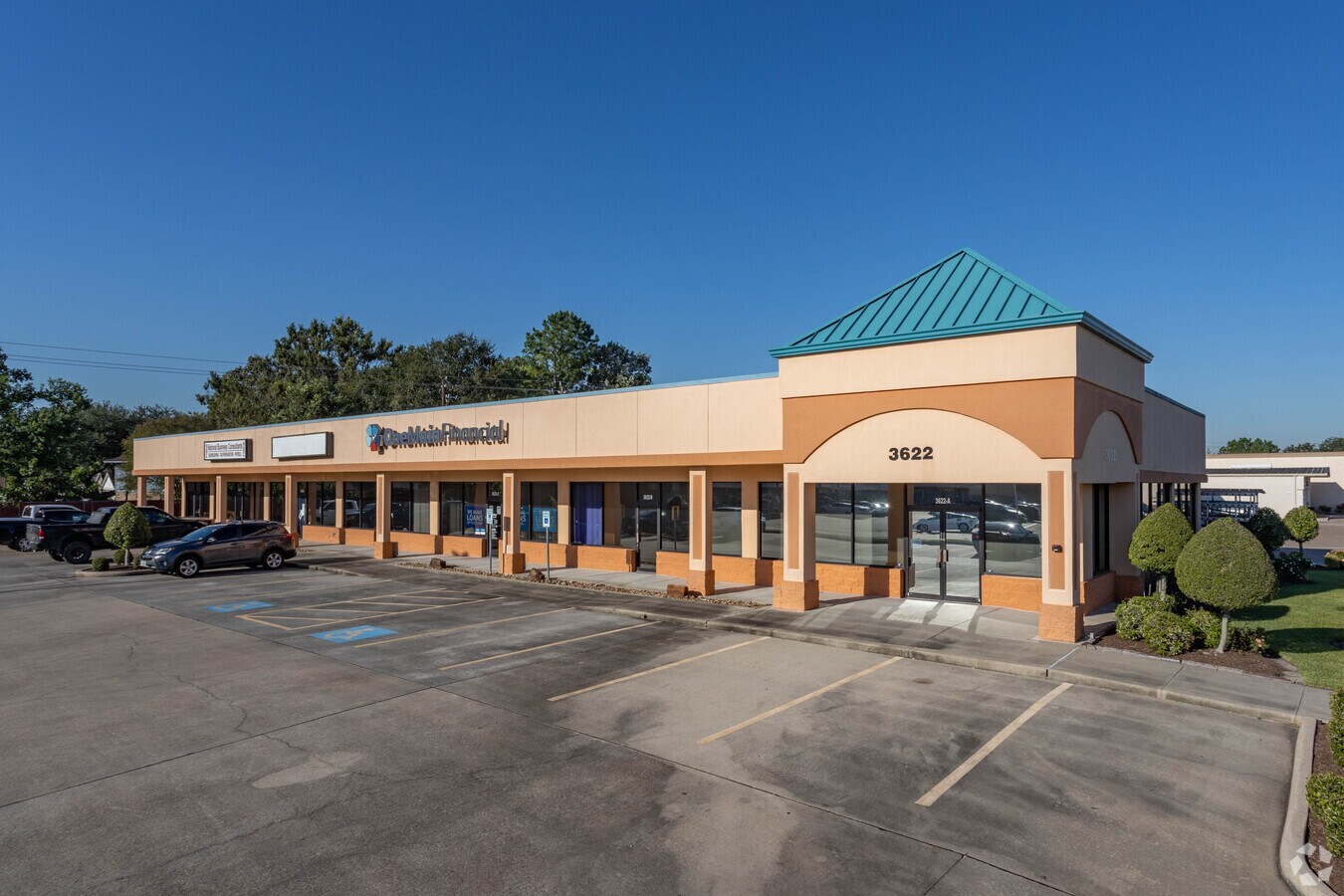 3622 Fairmont Pky, Pasadena, TX 77504