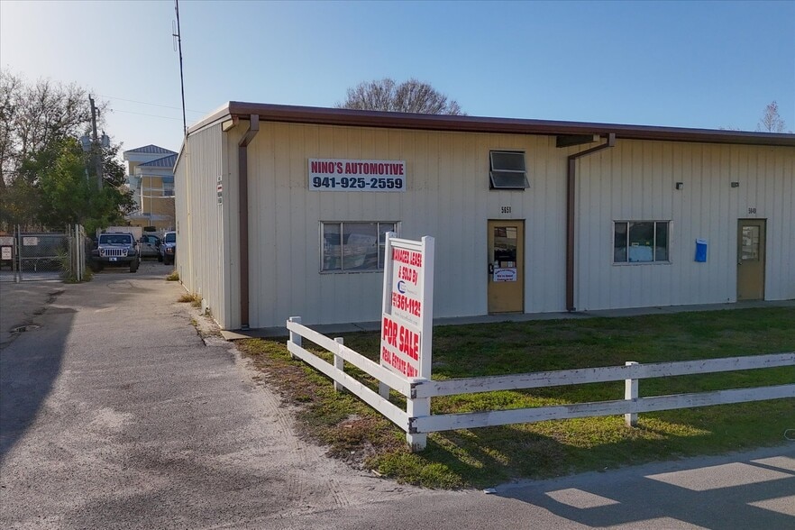 5639-5651 Lawton Dr, Sarasota, FL for lease - Building Photo - Image 3 of 16