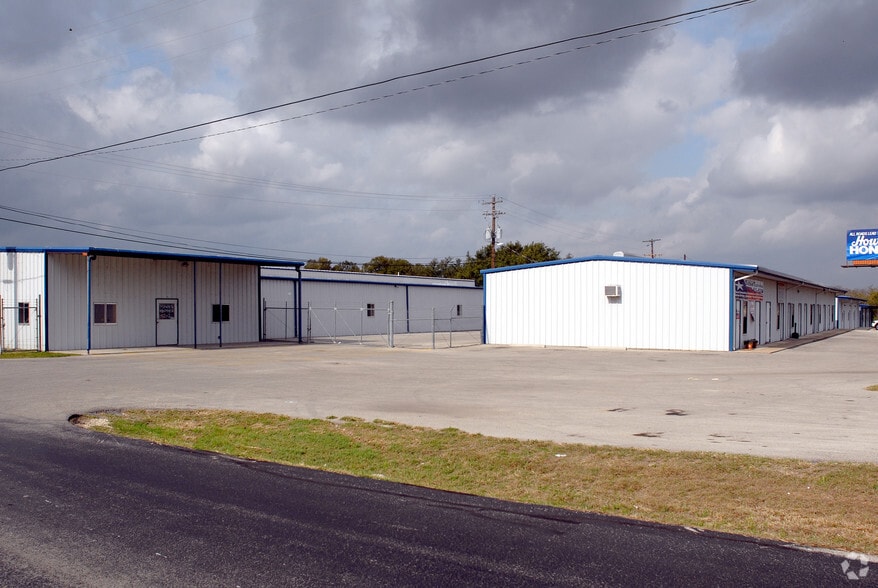 15725 W State Highway 29, Liberty Hill, TX for lease - Primary Photo - Image 1 of 9
