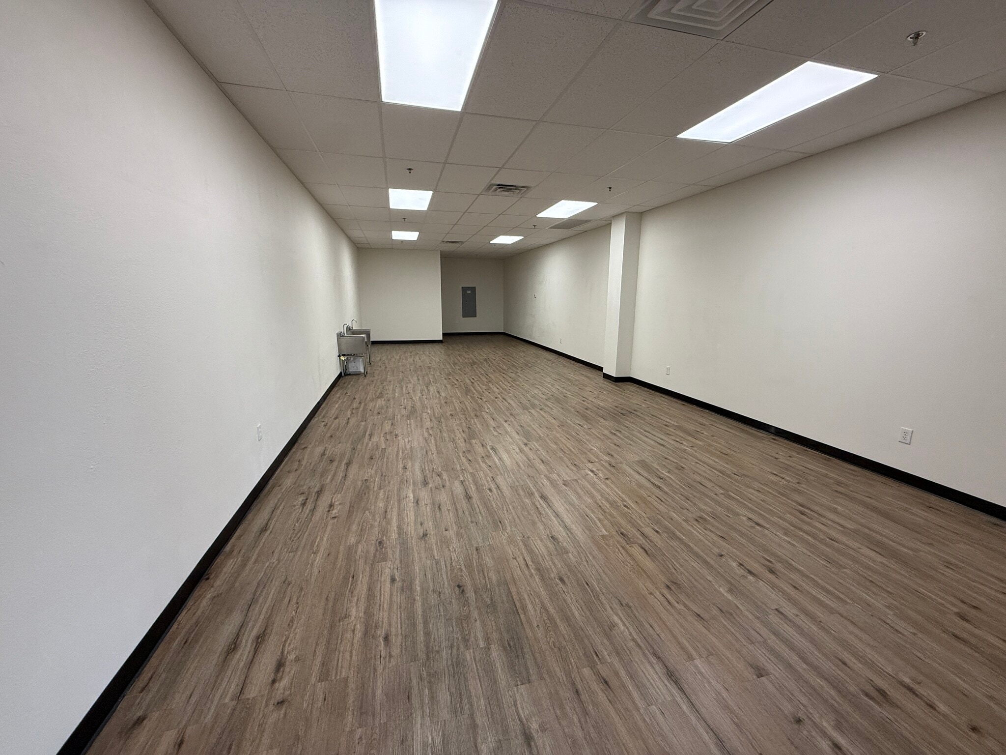 5597 S Rainbow Blvd, Las Vegas, NV for lease Interior Photo- Image 1 of 5