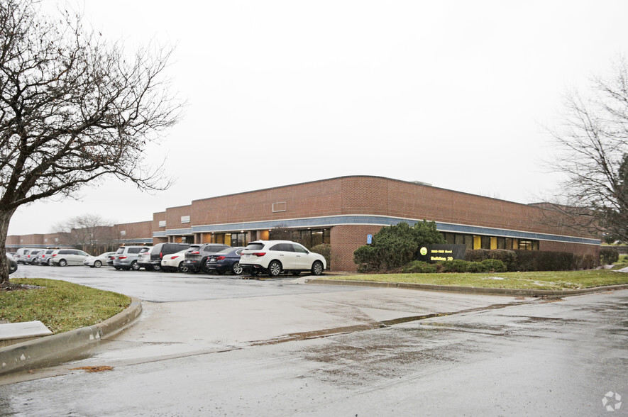 7903-7931 Bond St, Lenexa, KS for lease - Building Photo - Image 2 of 6