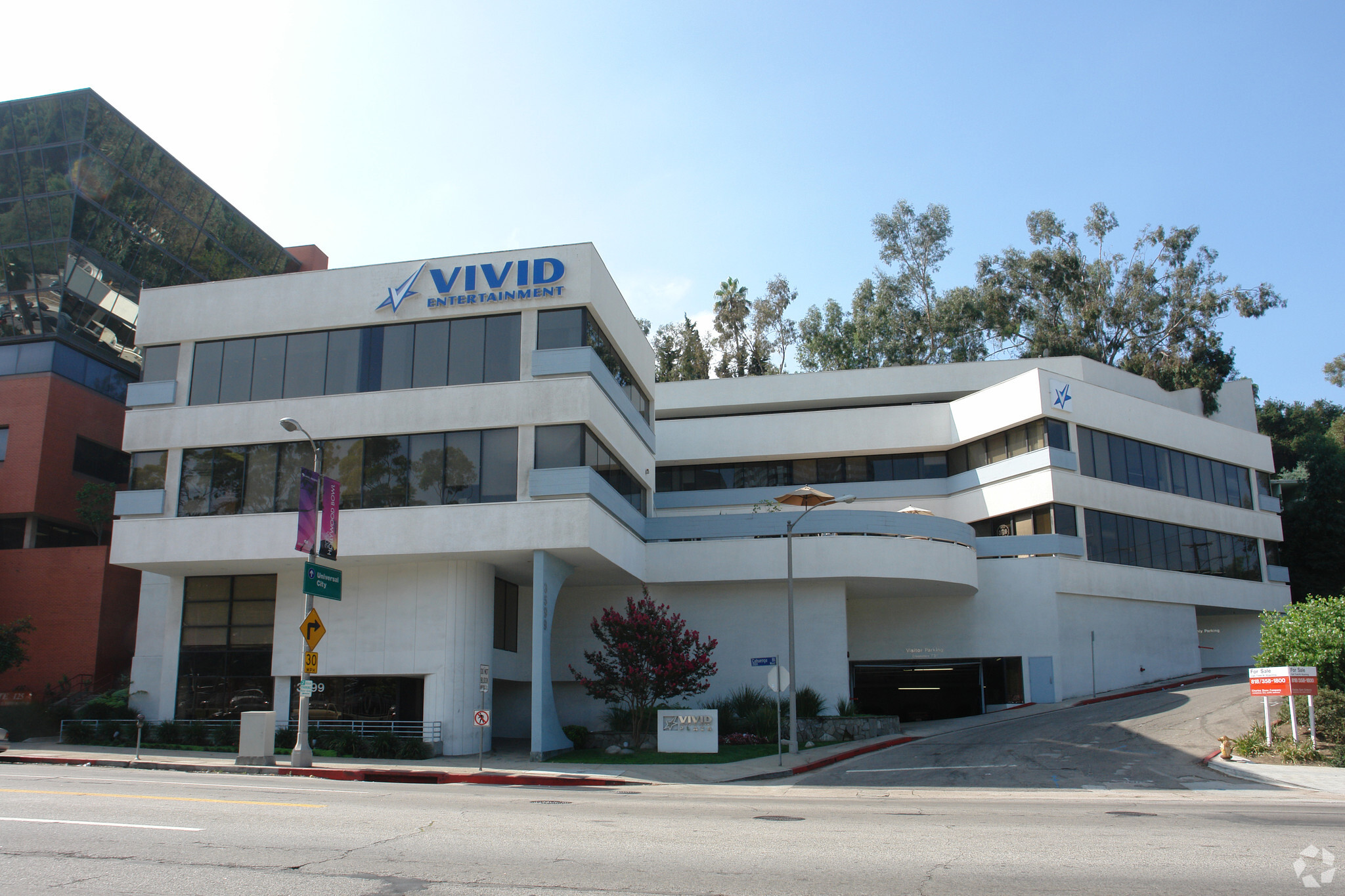 3599 Cahuenga Blvd W, Los Angeles, CA for lease Primary Photo- Image 1 of 16