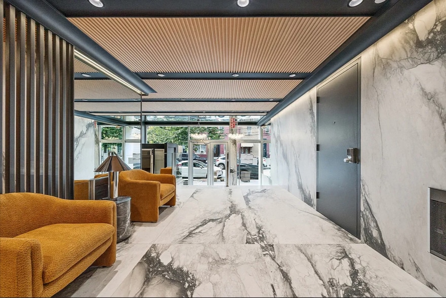 184 Eagle St, Brooklyn, NY for lease - Building Photo - Image 1 of 9