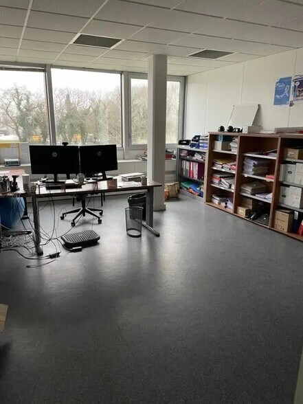 Office in Gouesnou for lease - Building Photo - Image 2 of 5