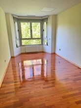 Office in Alcorcón, Madrid for lease Interior Photo- Image 1 of 8