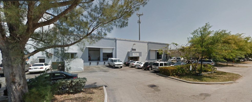 7372 NW 35th Ter, Miami, FL for lease - Building Photo - Image 3 of 13