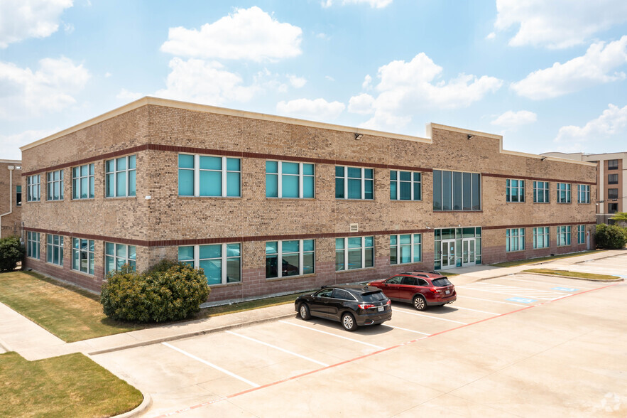 1940 Enchanted Way, Grapevine, TX for lease - Building Photo - Image 2 of 3