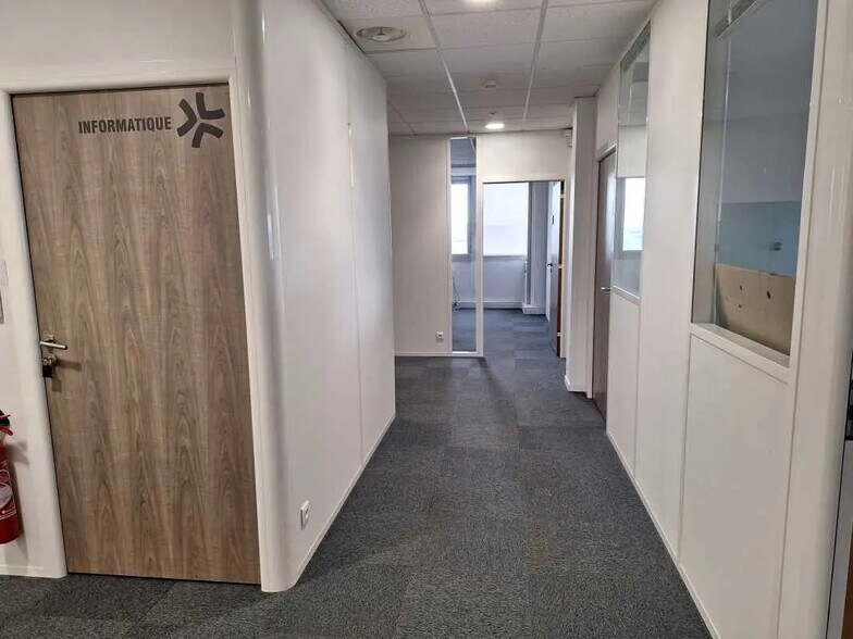 Avenue Jean Gabriel Domergue, Bordeaux for lease - Interior Photo - Image 2 of 11