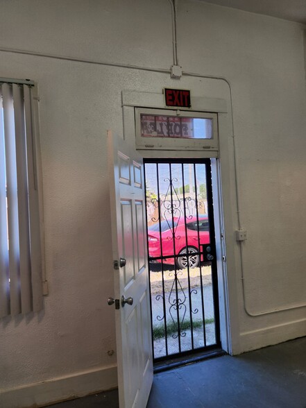 2822 W Slauson Ave, Los Angeles, CA for lease - Building Photo - Image 3 of 6