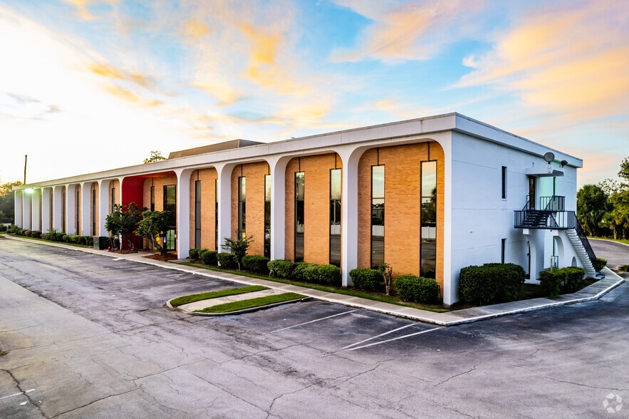 6100 Lake Ellenor Dr, Orlando, FL for lease - Primary Photo - Image 1 of 27