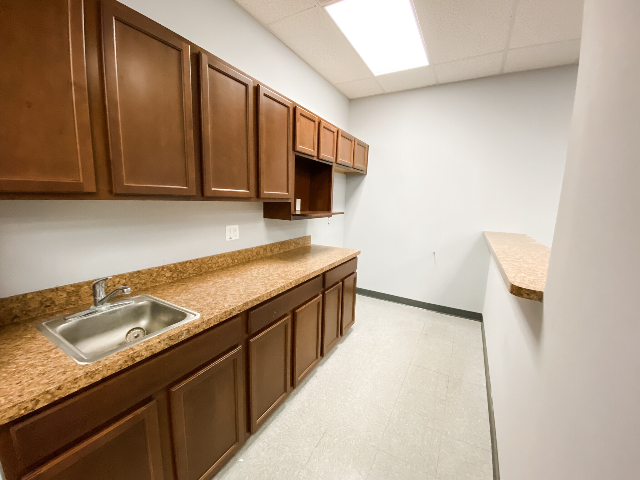 7901 Baymeadows Way, Jacksonville, FL 32256 Lakeside Executive Center