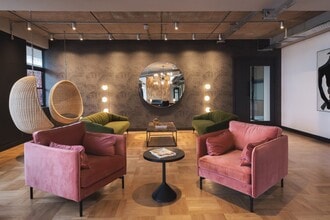 Manor Dr, Exeter for lease Interior Photo- Image 2 of 12