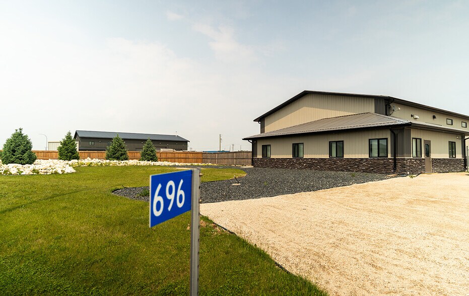 696 Discovery Dr, Grande Pointe, MB for sale - Primary Photo - Image 1 of 1