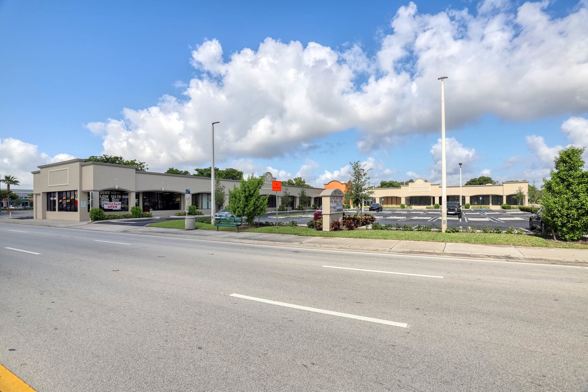 201-233 S Federal Hwy, Pompano Beach, FL for lease Primary Photo- Image 1 of 12