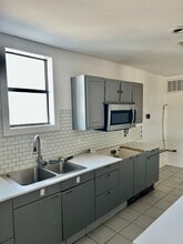 2529 Merrell Rd, Dallas, TX for lease Interior Photo- Image 2 of 8