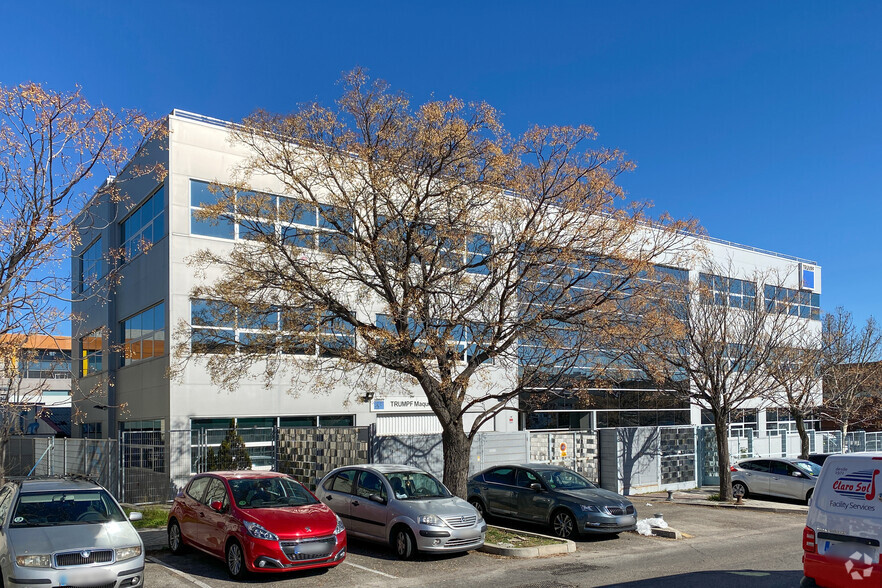 Calle Valportillo i, 1, Alcobendas, Madrid for lease - Building Photo - Image 2 of 16