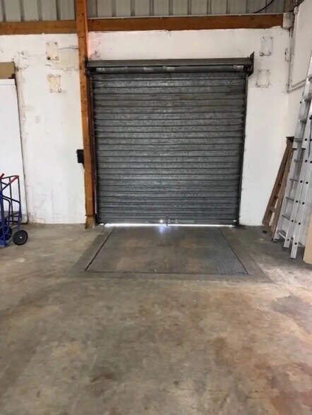 Office in Sonnay for lease - Interior Photo - Image 3 of 8