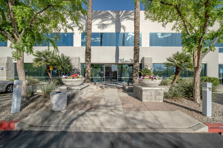 10400 N 25th Ave, Phoenix, AZ for lease - Building Photo - Image 2 of 7