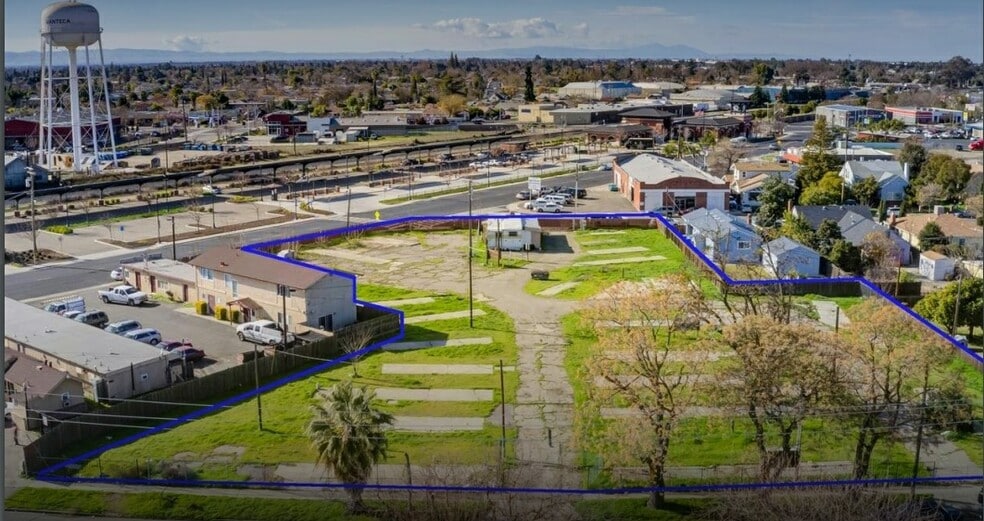 317 Moffat Blvd, Manteca, CA for sale - Primary Photo - Image 1 of 1