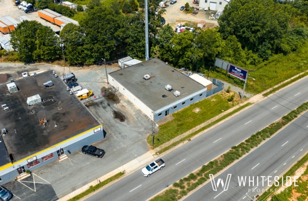 4433 Brookshire Blvd, Charlotte, NC for lease - Building Photo - Image 3 of 3