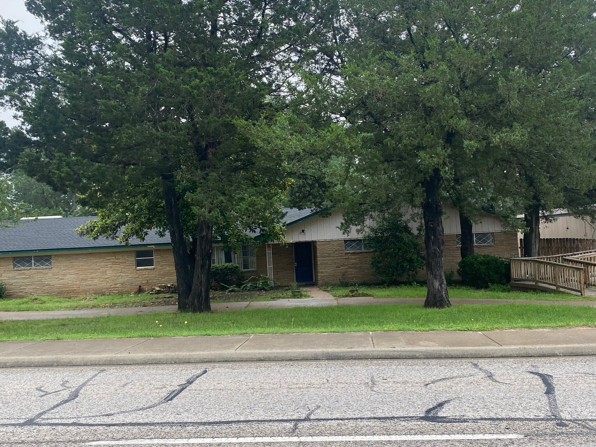 2815 Montgomery Rd, Huntsville, TX 77340 2815 Montgomery Rd