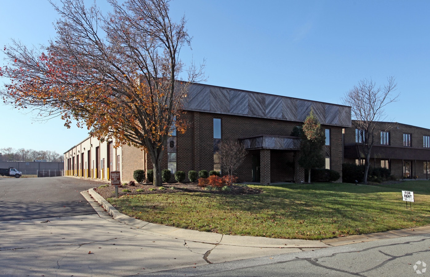 8 Irongate Dr, Waldorf, MD 20602