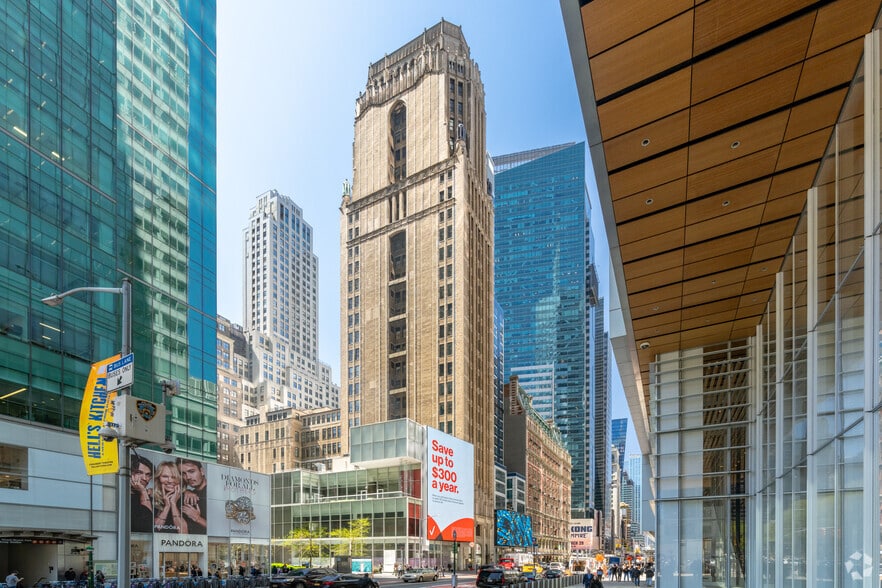 130 W 42nd St, New York, NY for sale - Primary Photo - Image 1 of 1
