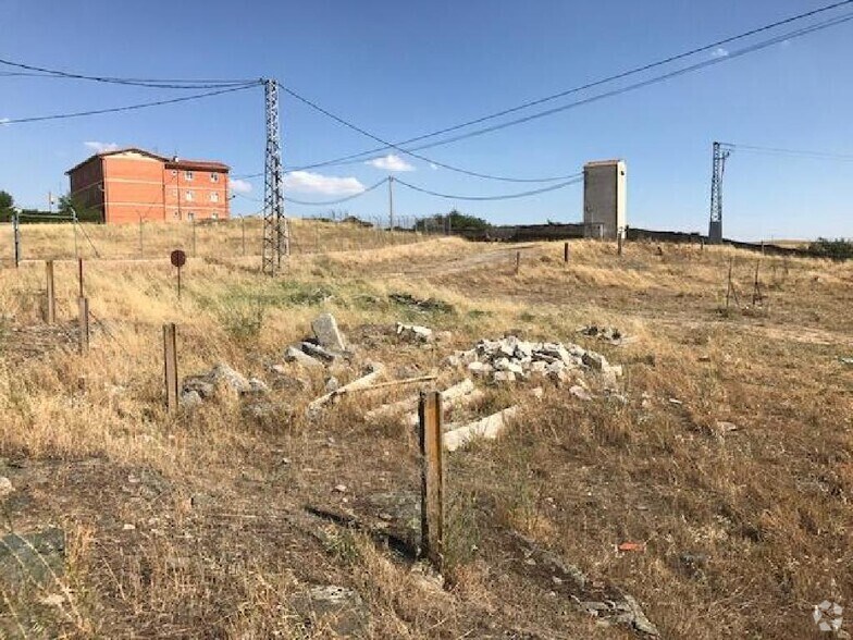 Calle Mayor, 61, Santa María la Real de Nieva, Segovia for sale - Building Photo - Image 2 of 5