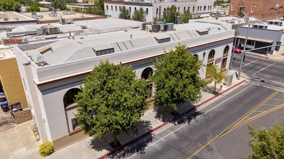 119 S Locust St, Visalia, CA for sale - Building Photo - Image 3 of 8